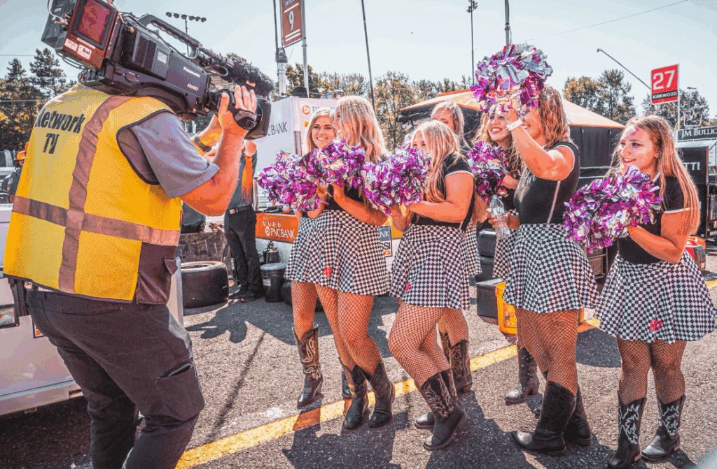 Team JMI Auto Insurance Portland - The Dirt Darlins at PIR